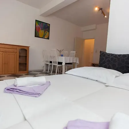 Apartments Damjanovic Makarska Room photo