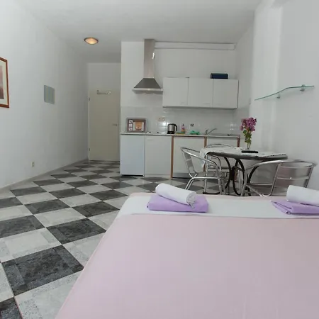 Apartments Damjanovic Makarska Room photo