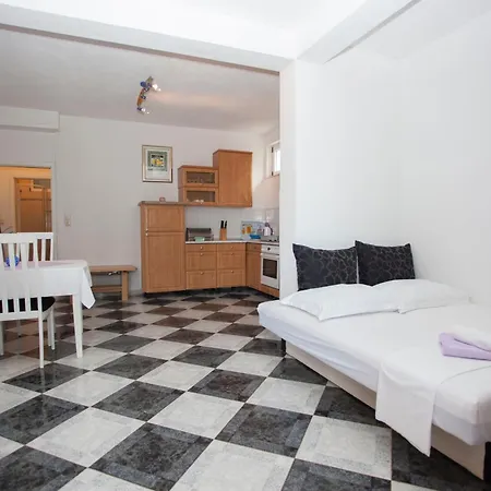 Apartments Damjanovic Makarska Room photo