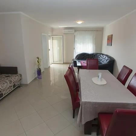 Apartments Damjanovic Makarska Room photo
