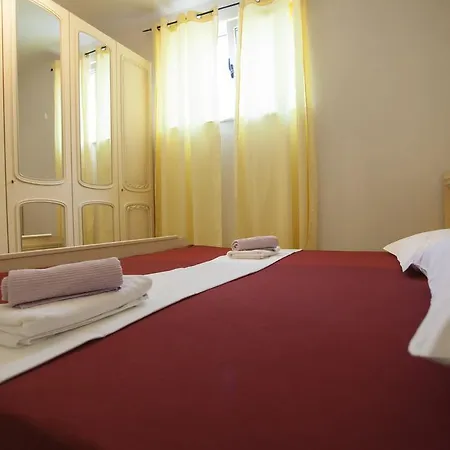 Apartments Damjanovic Makarska Room photo