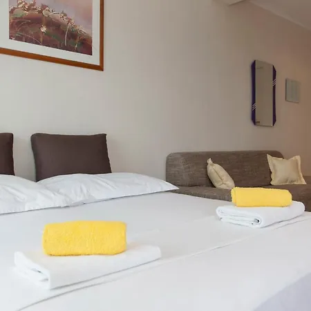 Apartments Damjanovic Makarska Room photo