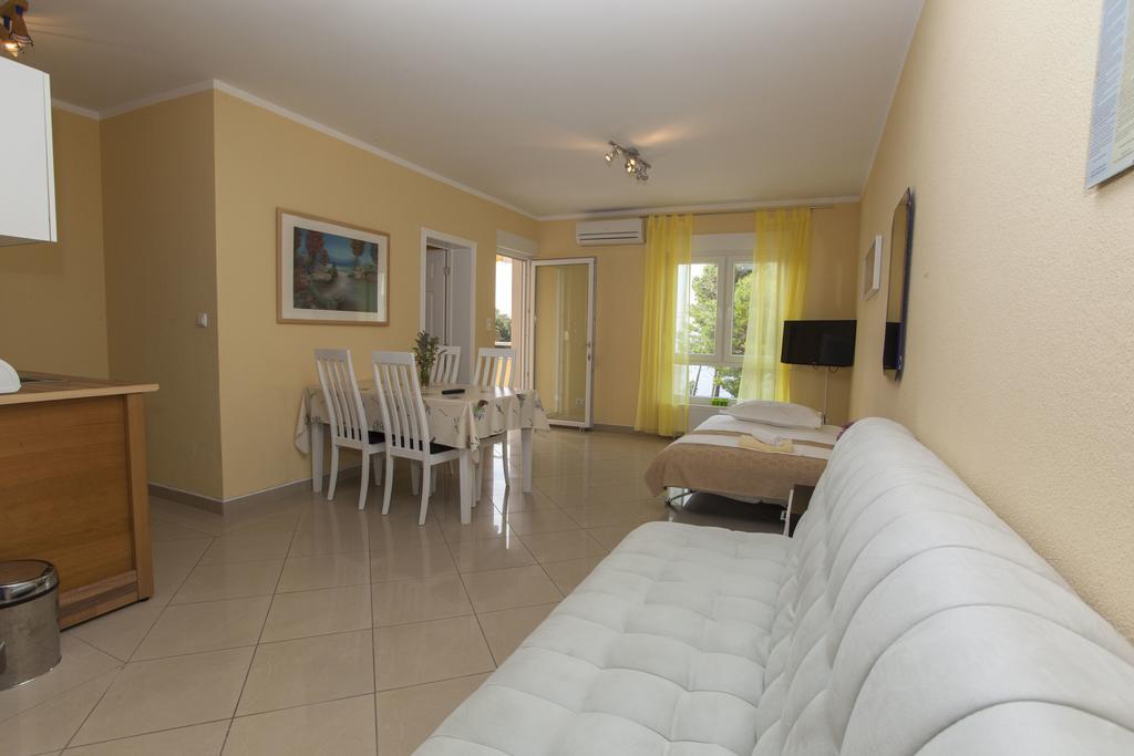 Apartment Damjanovic *