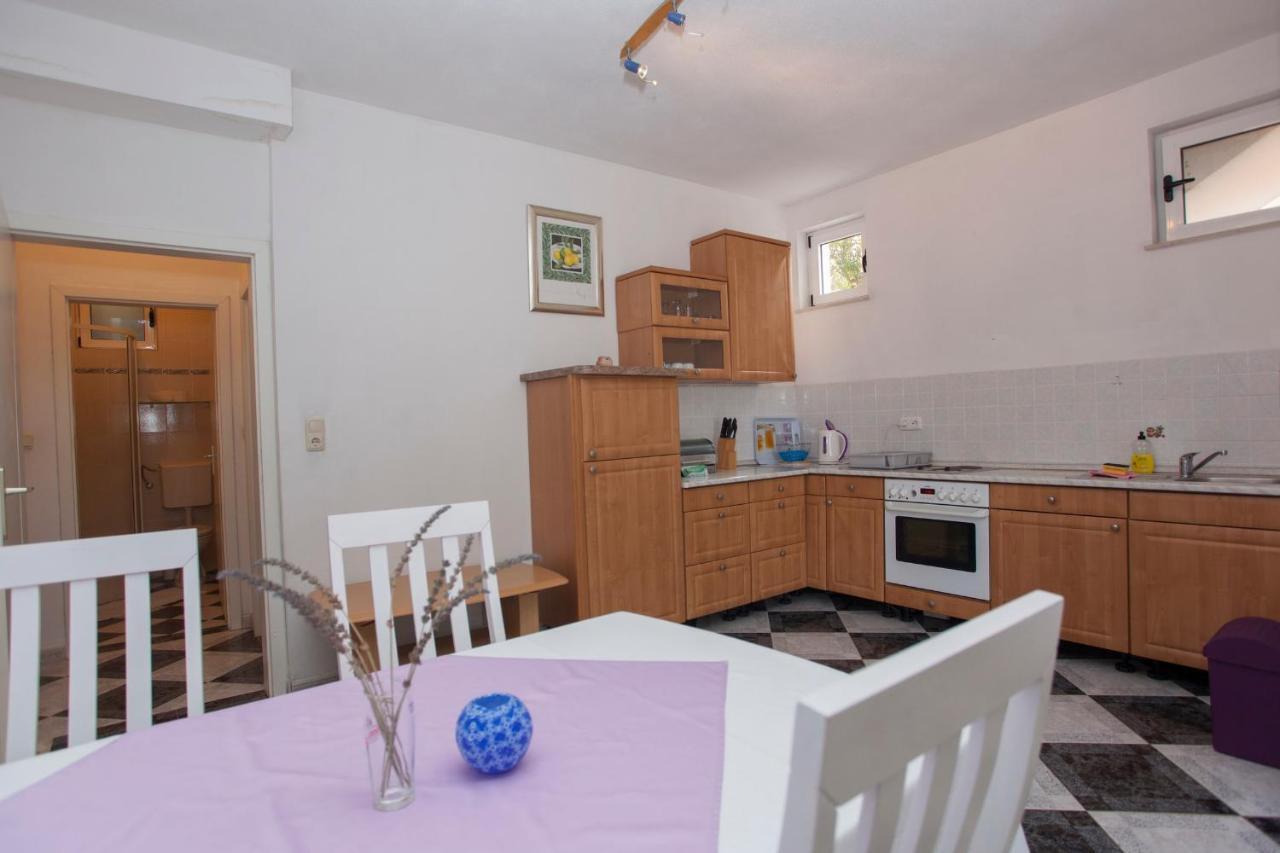 Apartment Damjanovic *